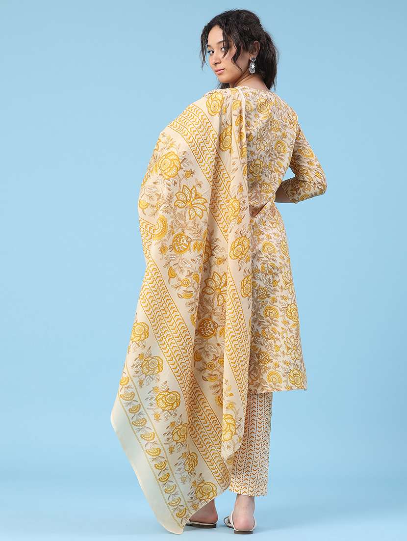 women printed three quarter sleeve kurta pant with dupatta set - 22399573 -  Standard Image - 4
