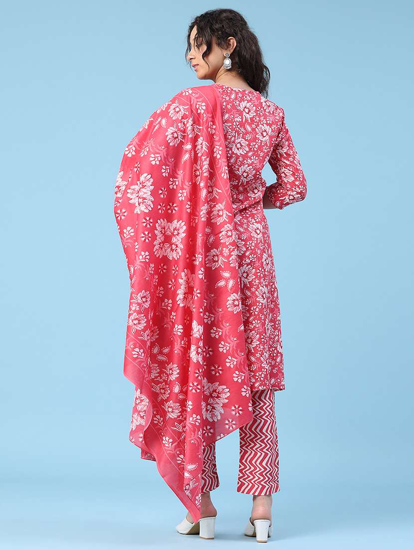 women printed three quarter sleeve kurta pant with dupatta set - 22399575 -  Standard Image - 4