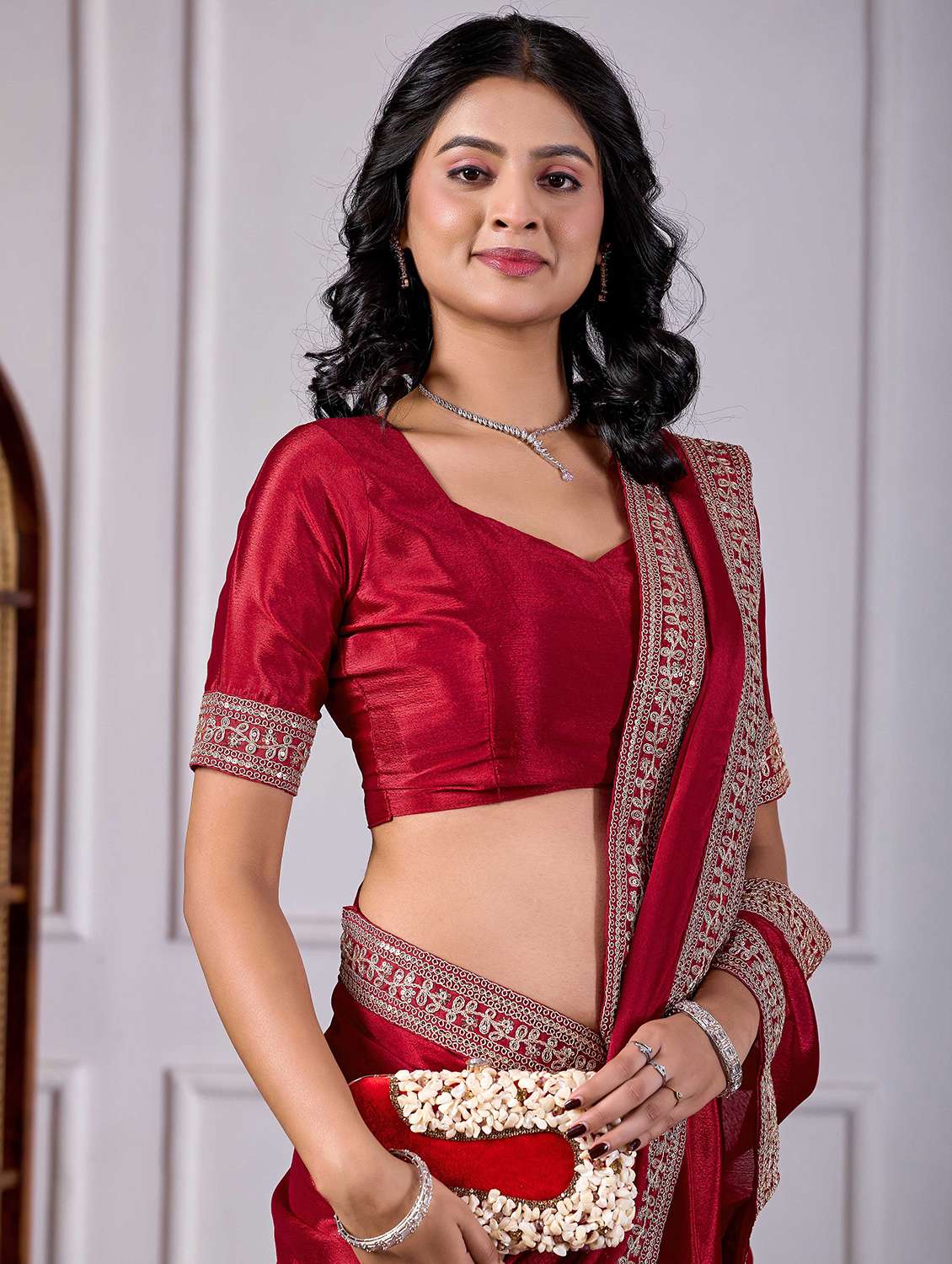 women solid with bordered saree with blouse - 22400899 -  Standard Image - 1