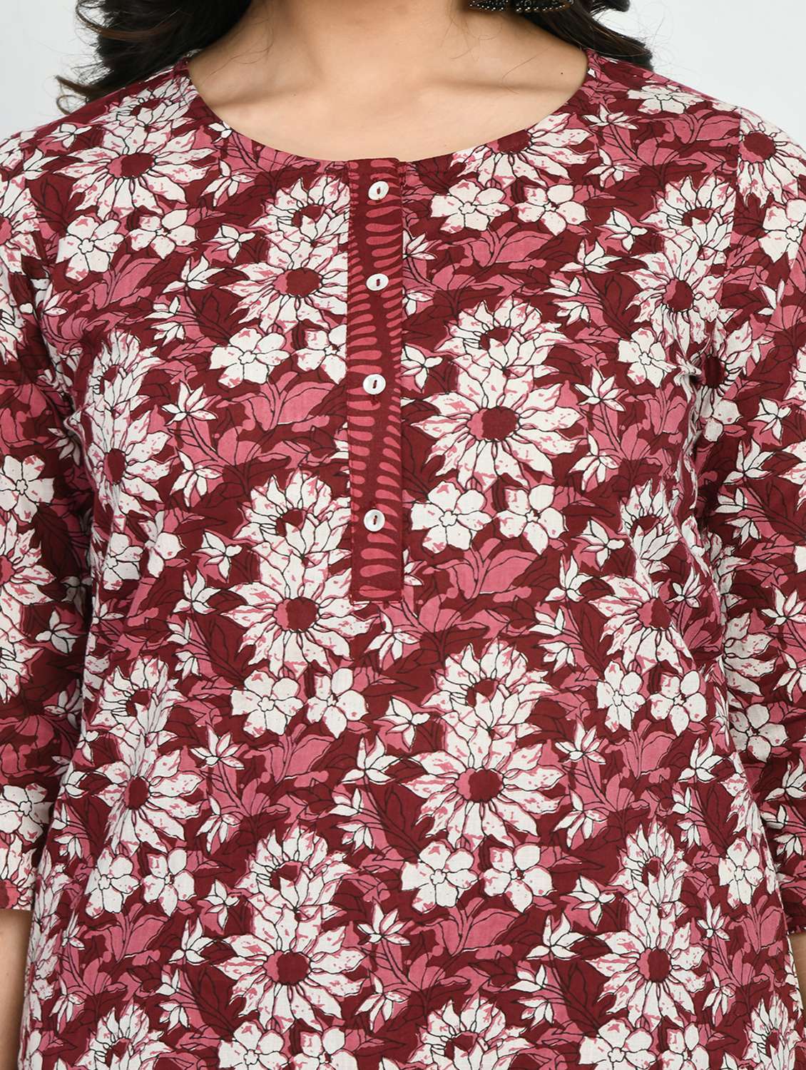 women floral three quarter sleeve straight kurta - 22404302 -  Standard Image - 1