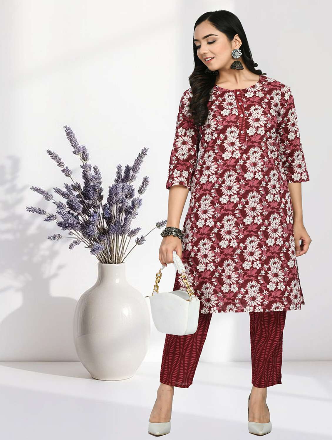 women floral three quarter sleeve straight kurta - 22404302 -  Standard Image - 4