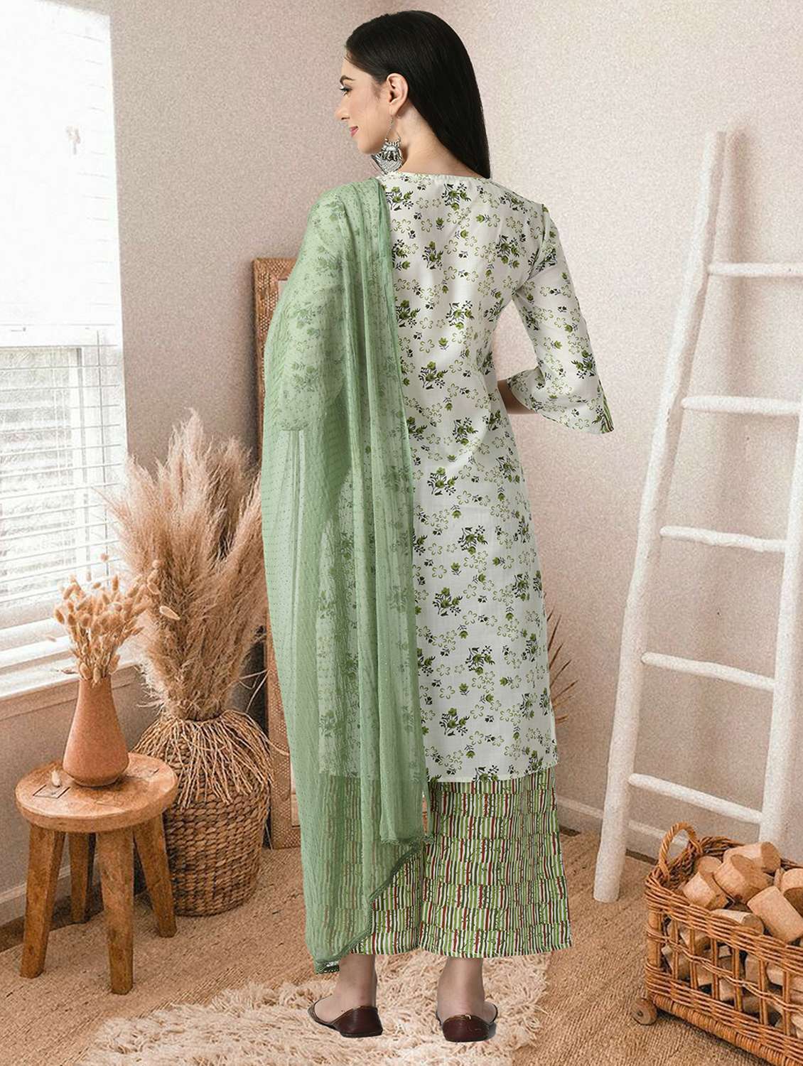 women floral three quarter sleeve kurta palazzo with dupatta set - 22404307 -  Standard Image - 4