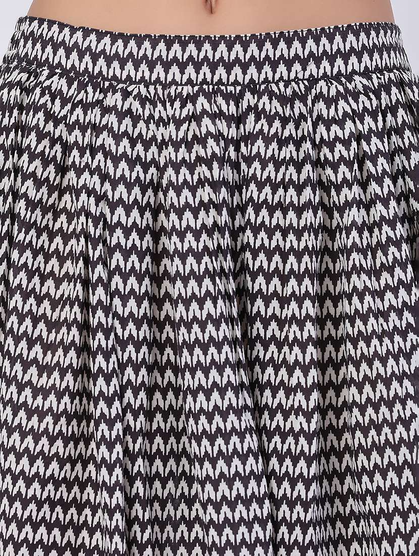 Women Printed Mid Rise Flared Skirt - 22404415 -  Standard Image - 1