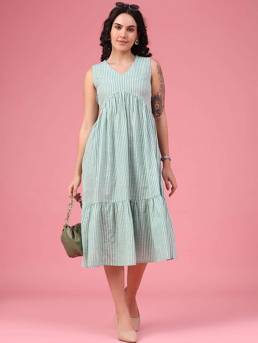 women printed sleeveless tiered dress