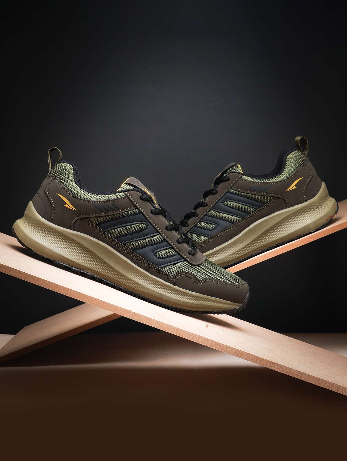 men olive lace up sport shoe