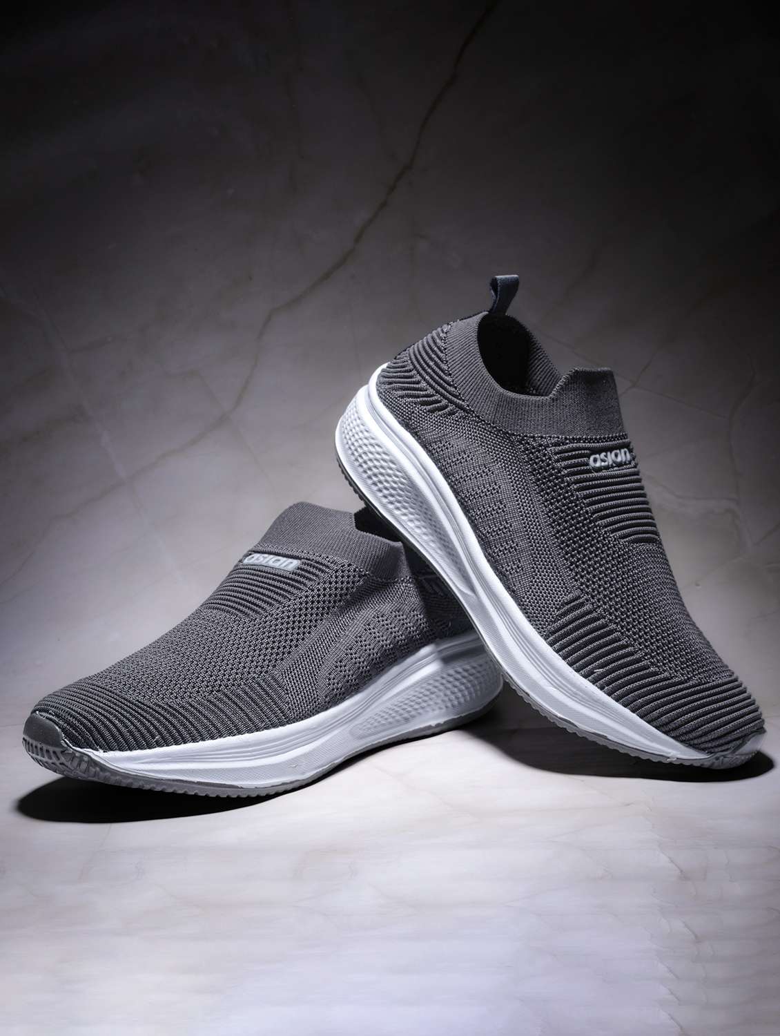 men grey slip on sport shoe