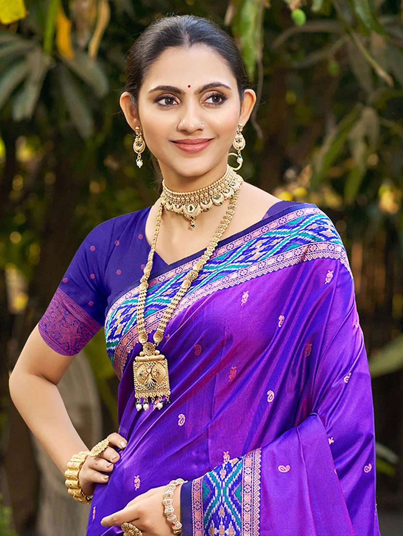 women self design bordered saree with blouse - 22405372 -  Standard Image - 1