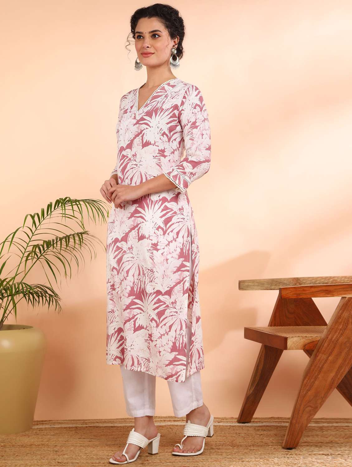 women floral printed three quarter sleeve straight kurta - 22406881 -  Standard Image - 1