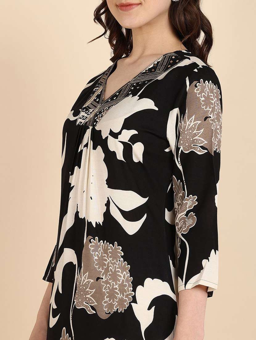 women floral three quarter sleeve a-line kurta  - 22406926 -  Standard Image - 1