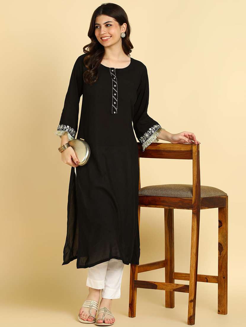 women solid three quarter sleeve straight kurta