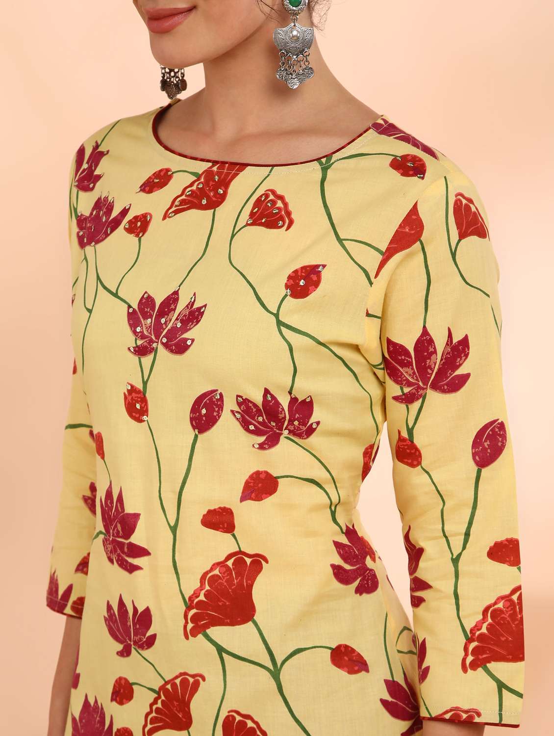 women floral printed three quarter sleeve straight kurta - 22407054 -  Standard Image - 1