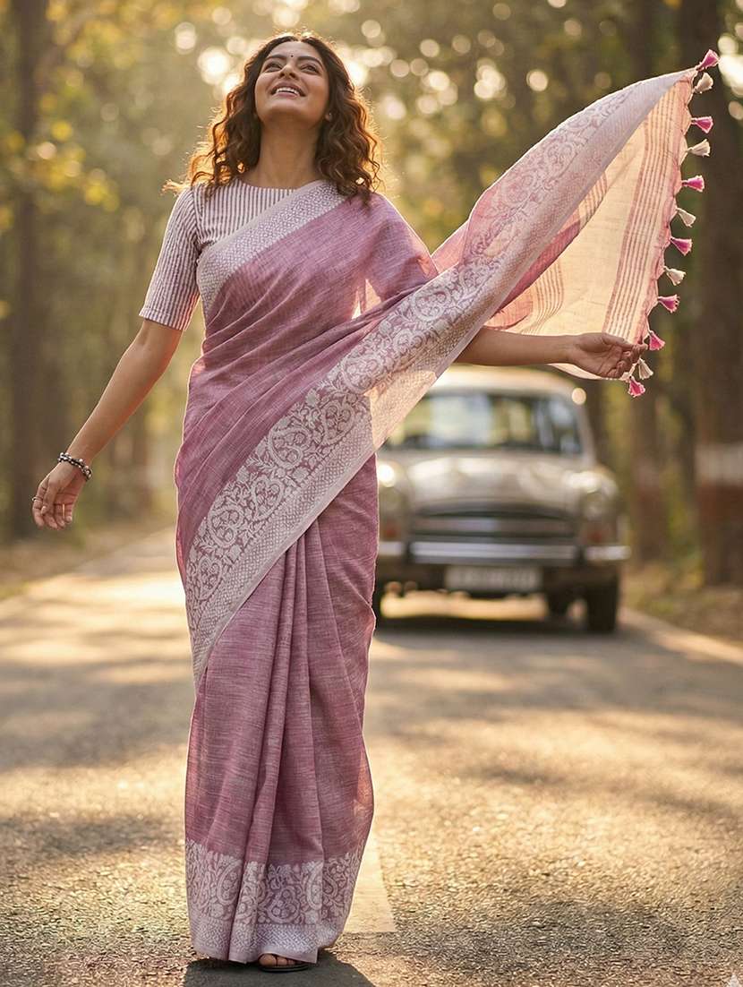 women self design bordered saree with blouse - 22408145 -  Standard Image - 1