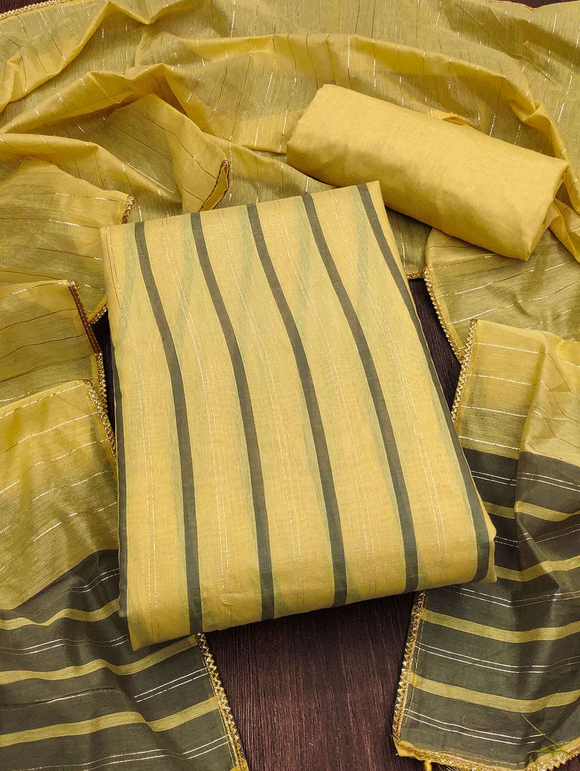 women striped unstitched suit set
