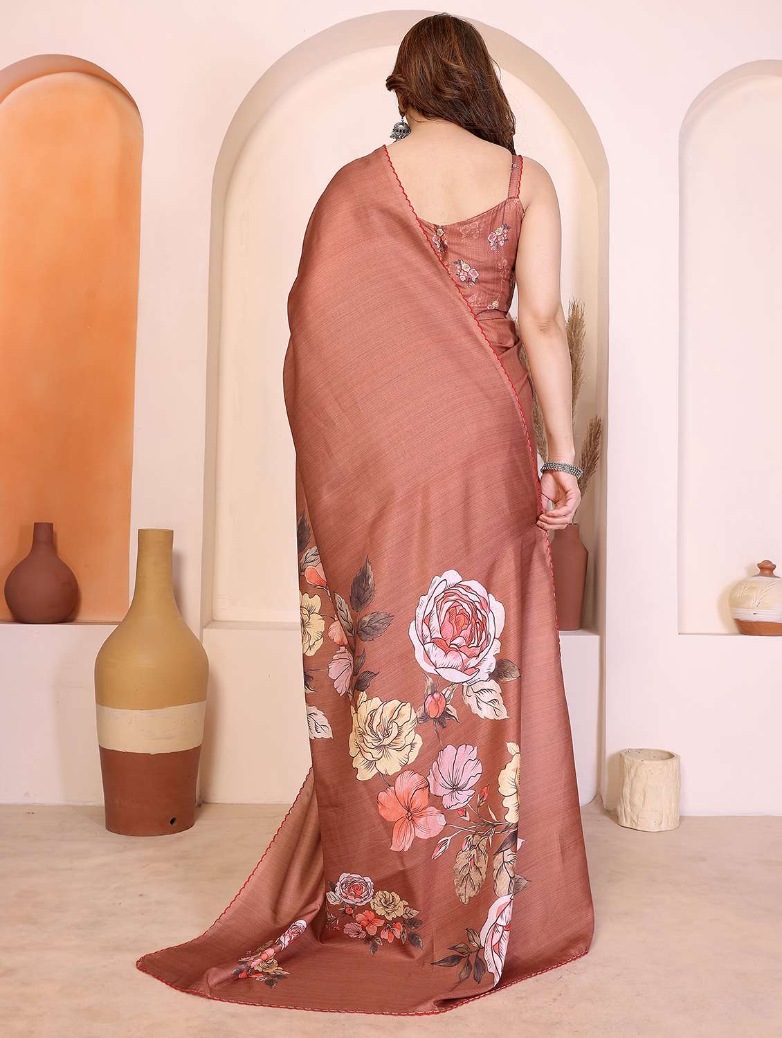 women floral printed saree with blouse - 22417287 -  Standard Image - 4