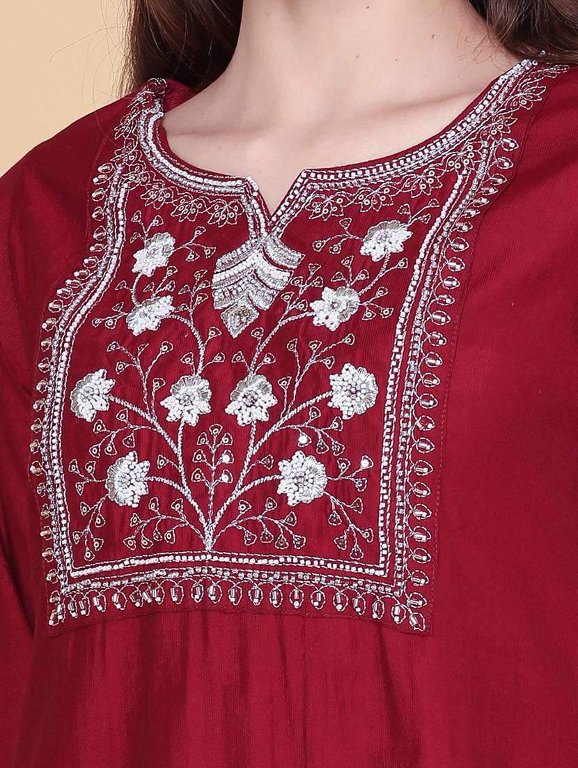 Women Embroidered Three Quarter Sleeve Straight Kurta - 22417361 -  Standard Image - 1