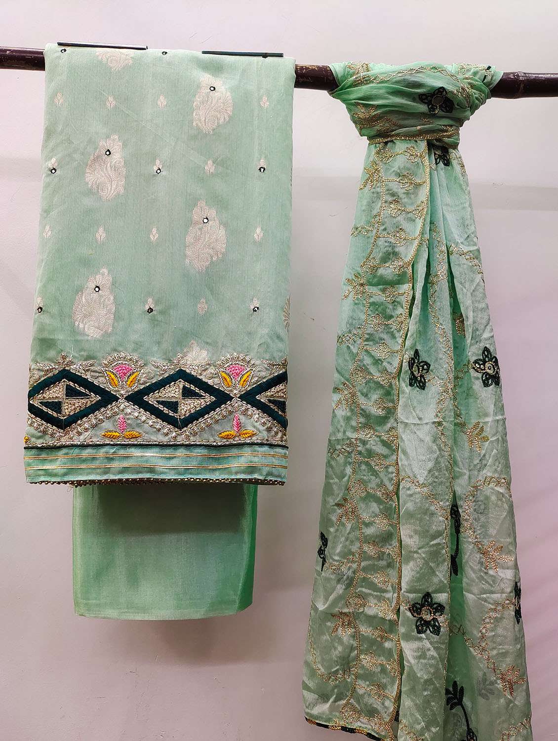 women self design unstitched suit set - 22420264 -  Standard Image - 1