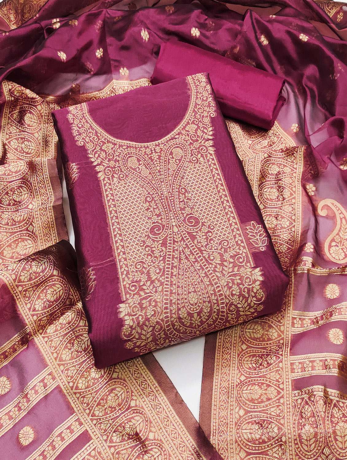 women self design unstitched suit set