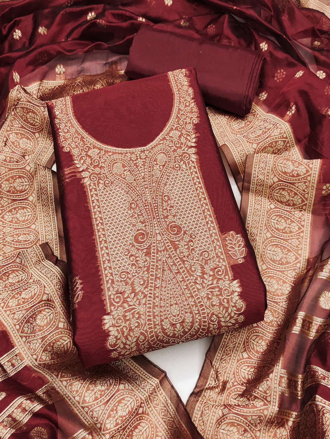 women self design unstitched suit set