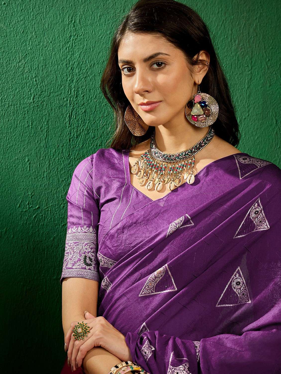 Women Self Design Banarasi Saree With Blouse - 22424320 -  Standard Image - 1