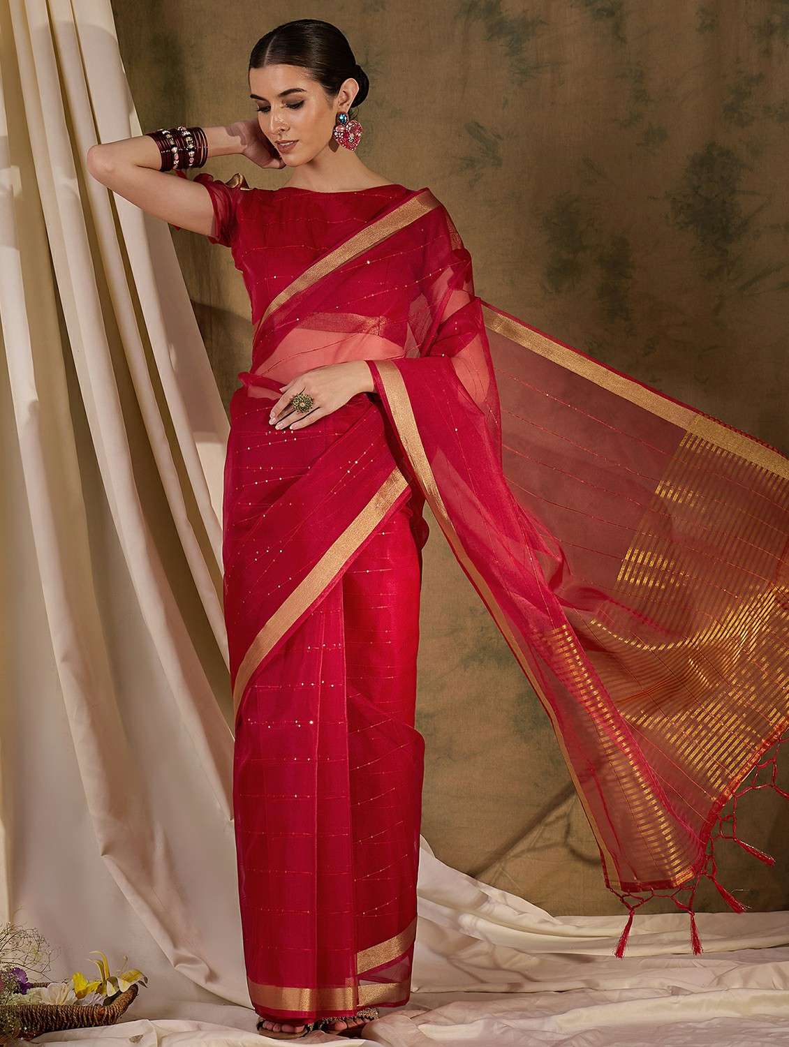 women solid with work bordered saree with blouse