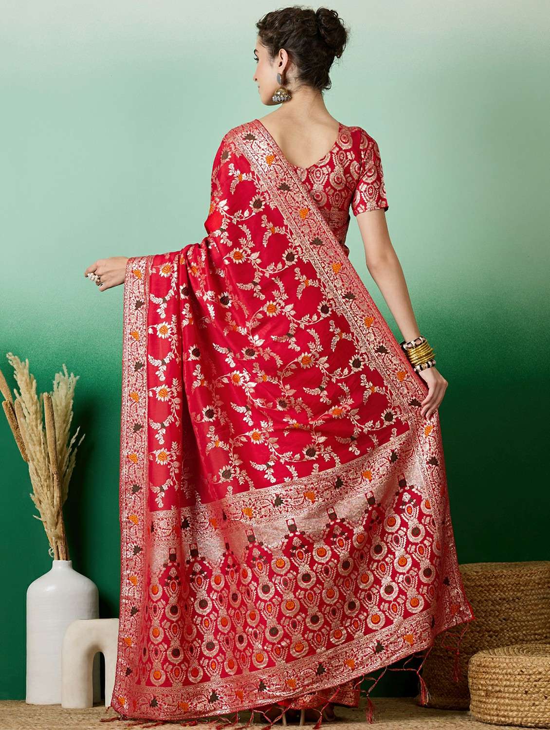 women self design banarasi saree with blouse - 22424334 -  Standard Image - 4