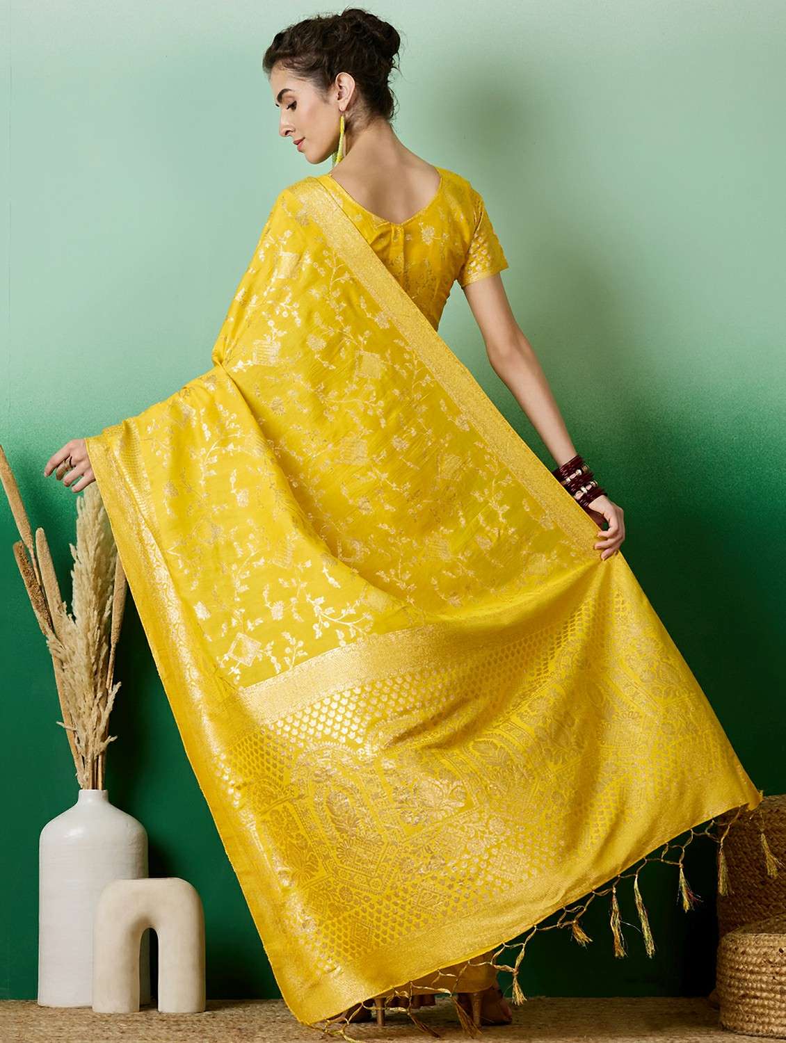 Women Self Design Banarasi Saree With Blouse - 22424373 -  Standard Image - 4