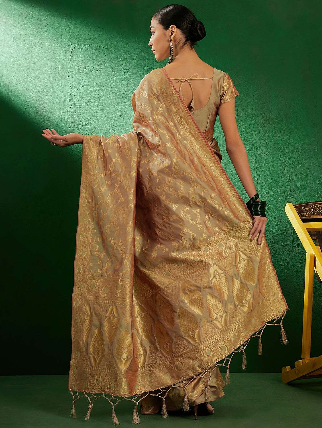 women self design banarasi saree with blouse - 22424648 -  Standard Image - 4