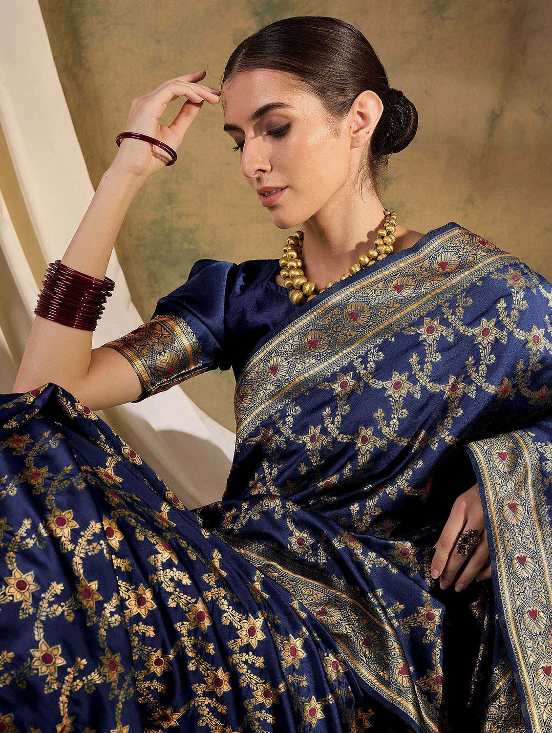 women self design banarasi saree with blouse - 22424672 -  Standard Image - 1