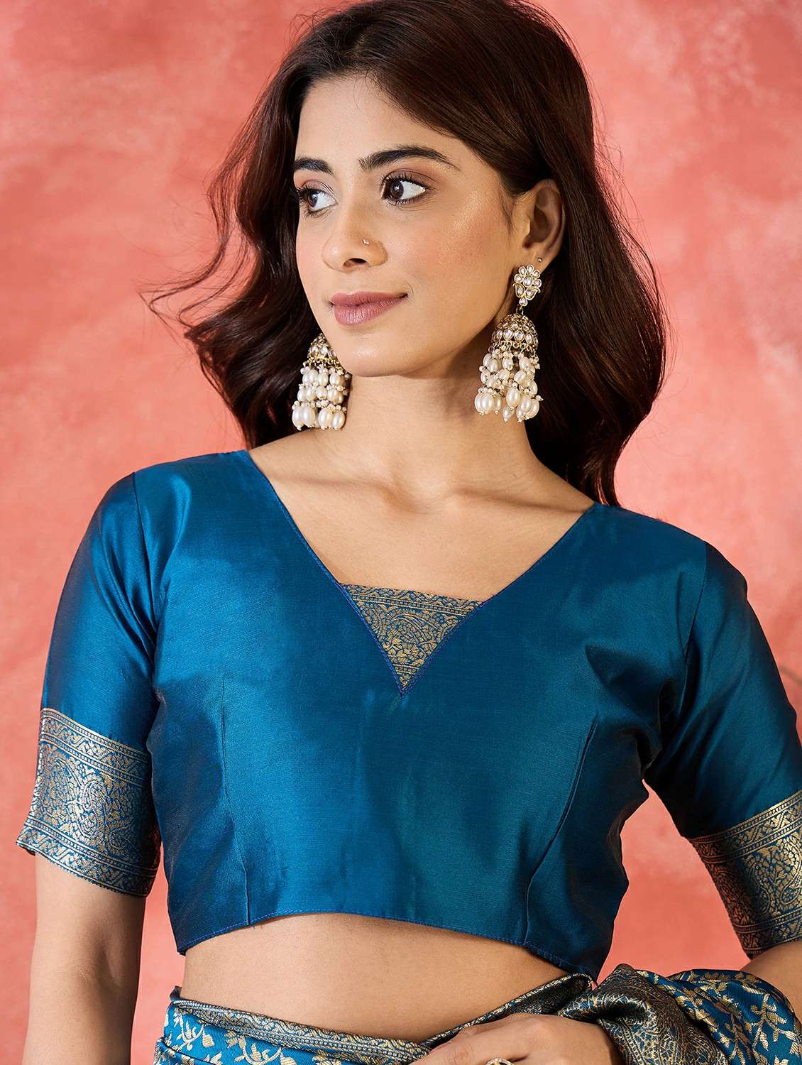 women self design banarasi saree with blouse - 22424677 -  Standard Image - 4