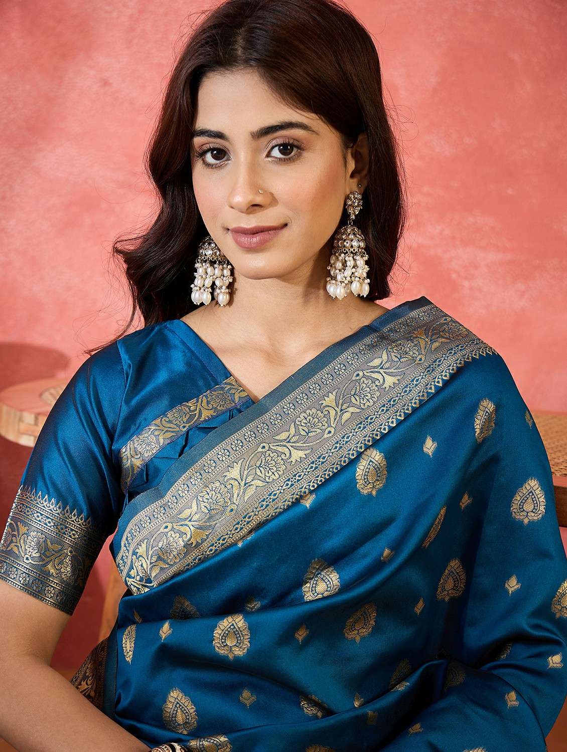 women self design banarasi saree with blouse - 22424682 -  Standard Image - 1