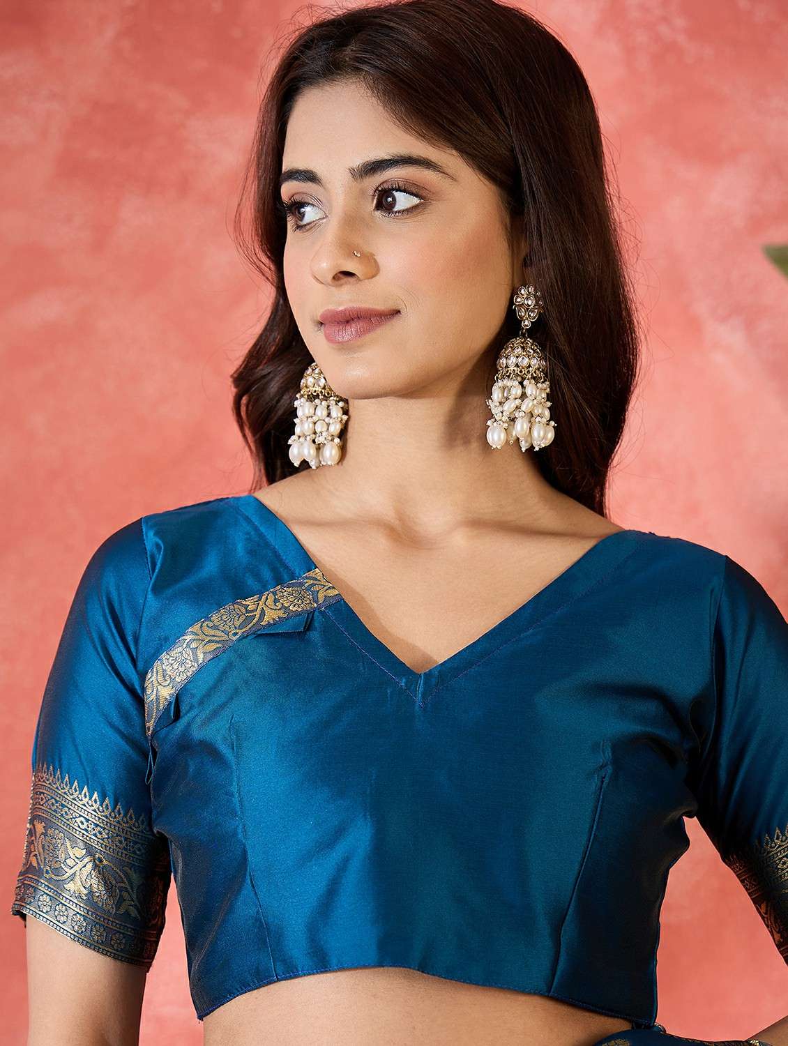 women self design banarasi saree with blouse - 22424682 -  Standard Image - 4