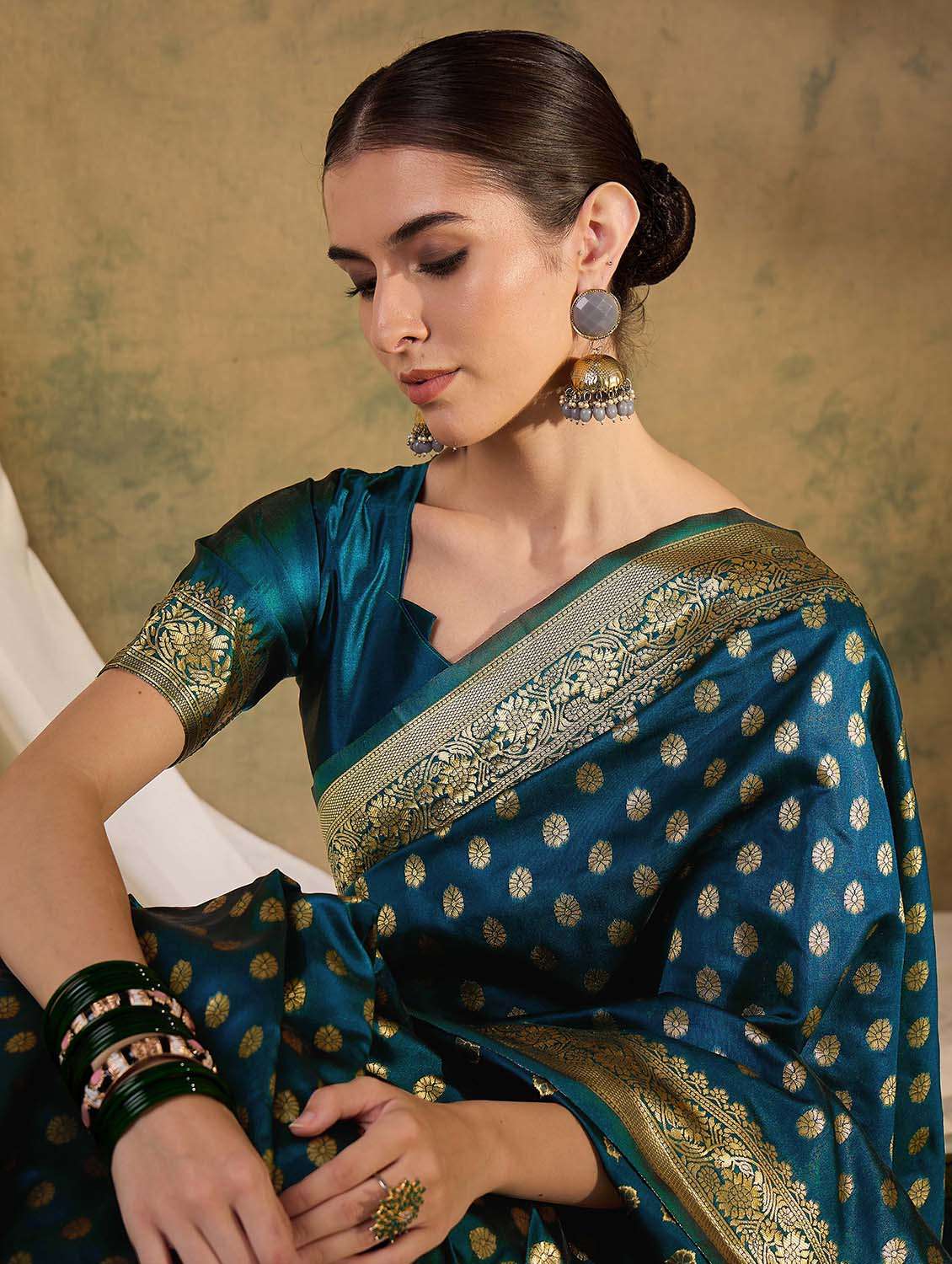 women self design banarasi saree with blouse - 22424686 -  Standard Image - 1