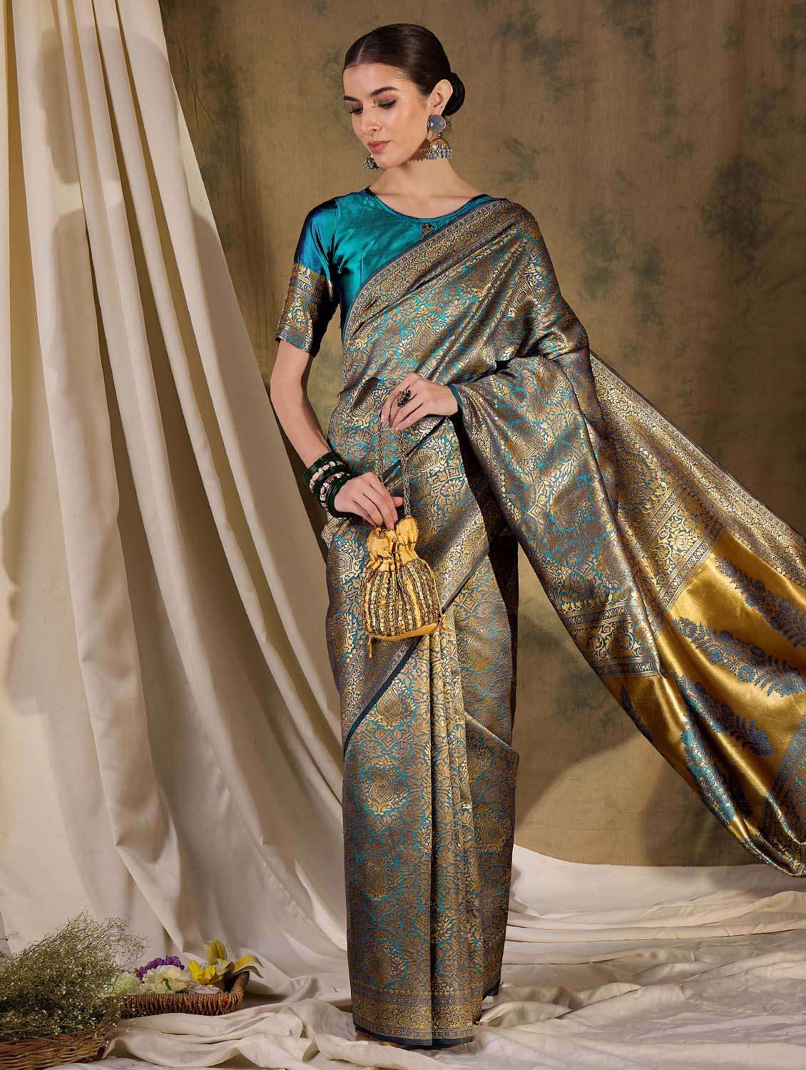 women self design banarasi saree with blouse - 22424690 -  Standard Image - 1