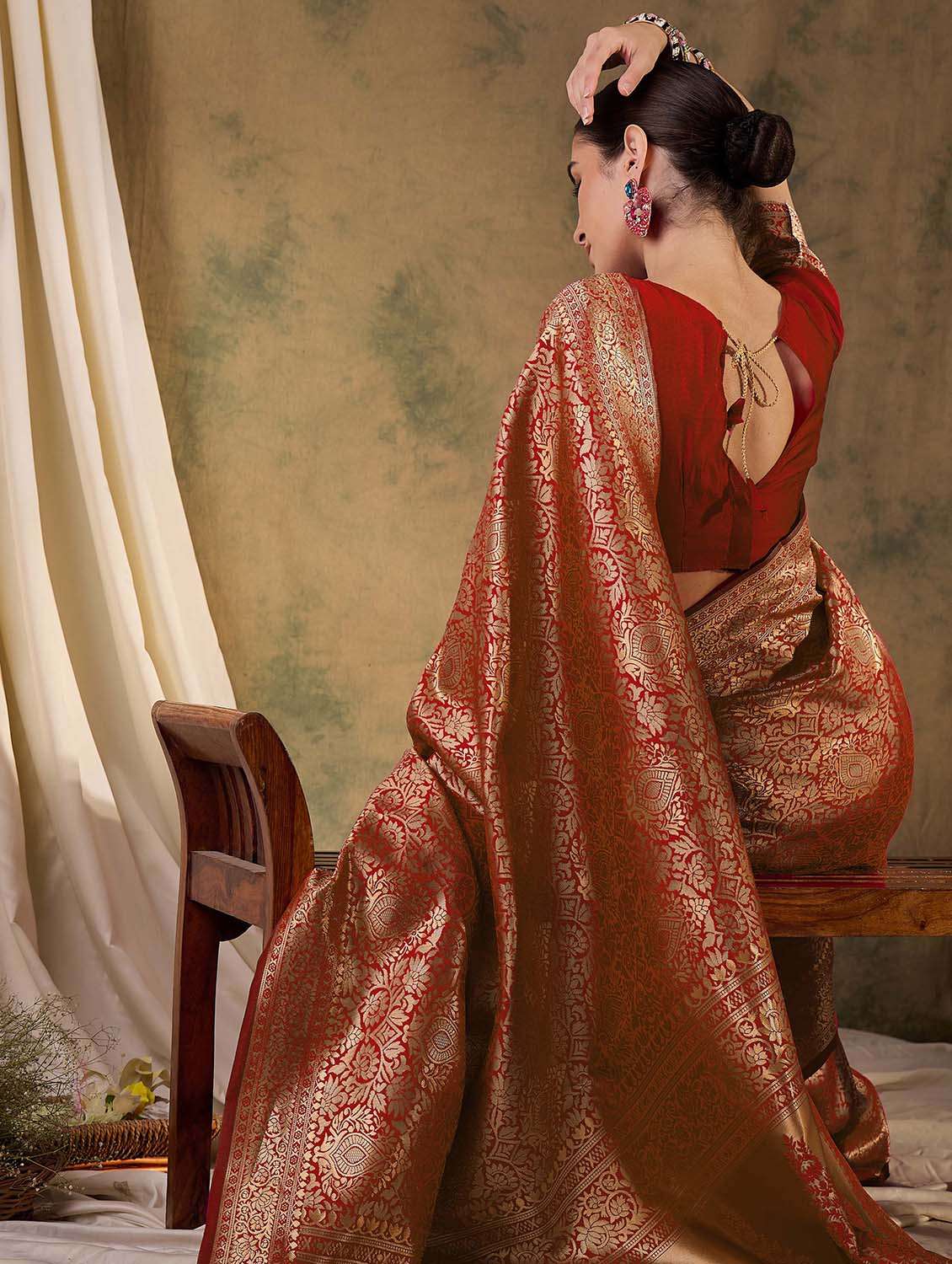 Women Self Design Banarasi Saree With Blouse - 22424693 -  Standard Image - 4
