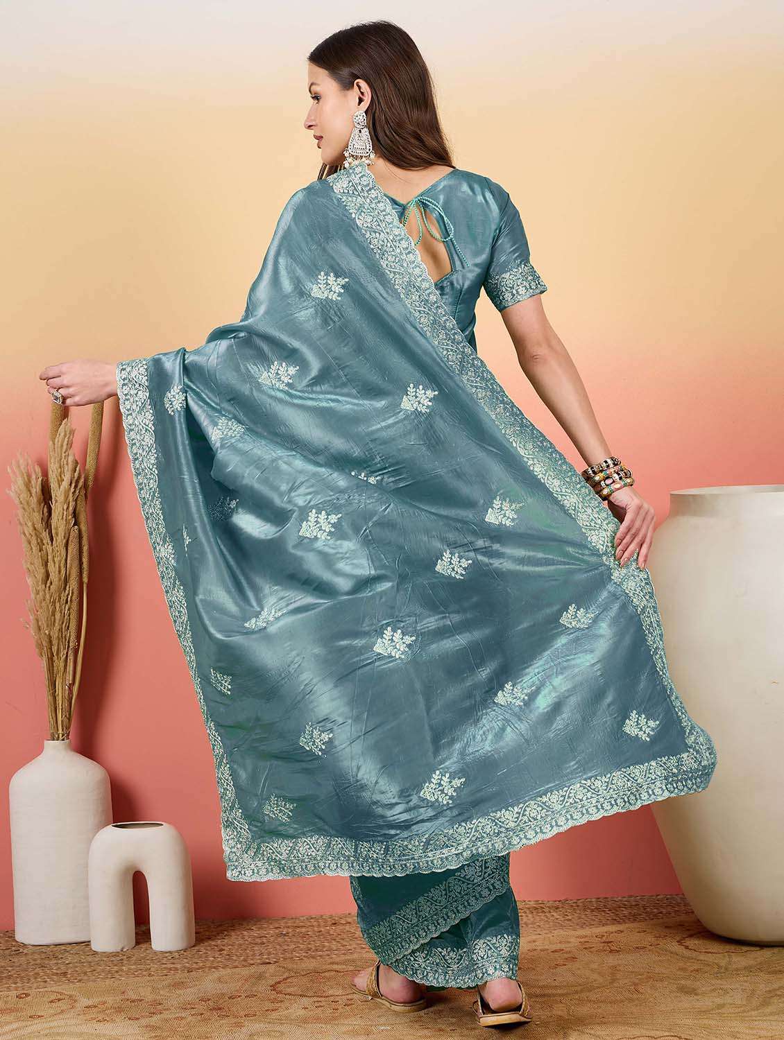 women solid with work embroidered saree with blouse - 22424697 -  Standard Image - 4