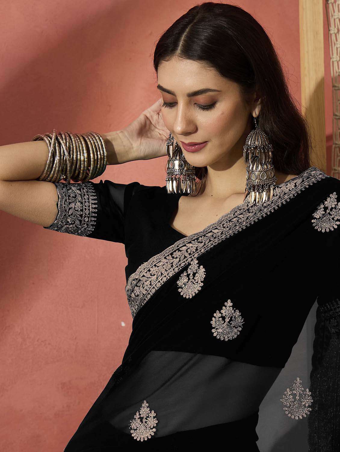 women solid with work embroidered saree with blouse - 22424703 -  Standard Image - 1