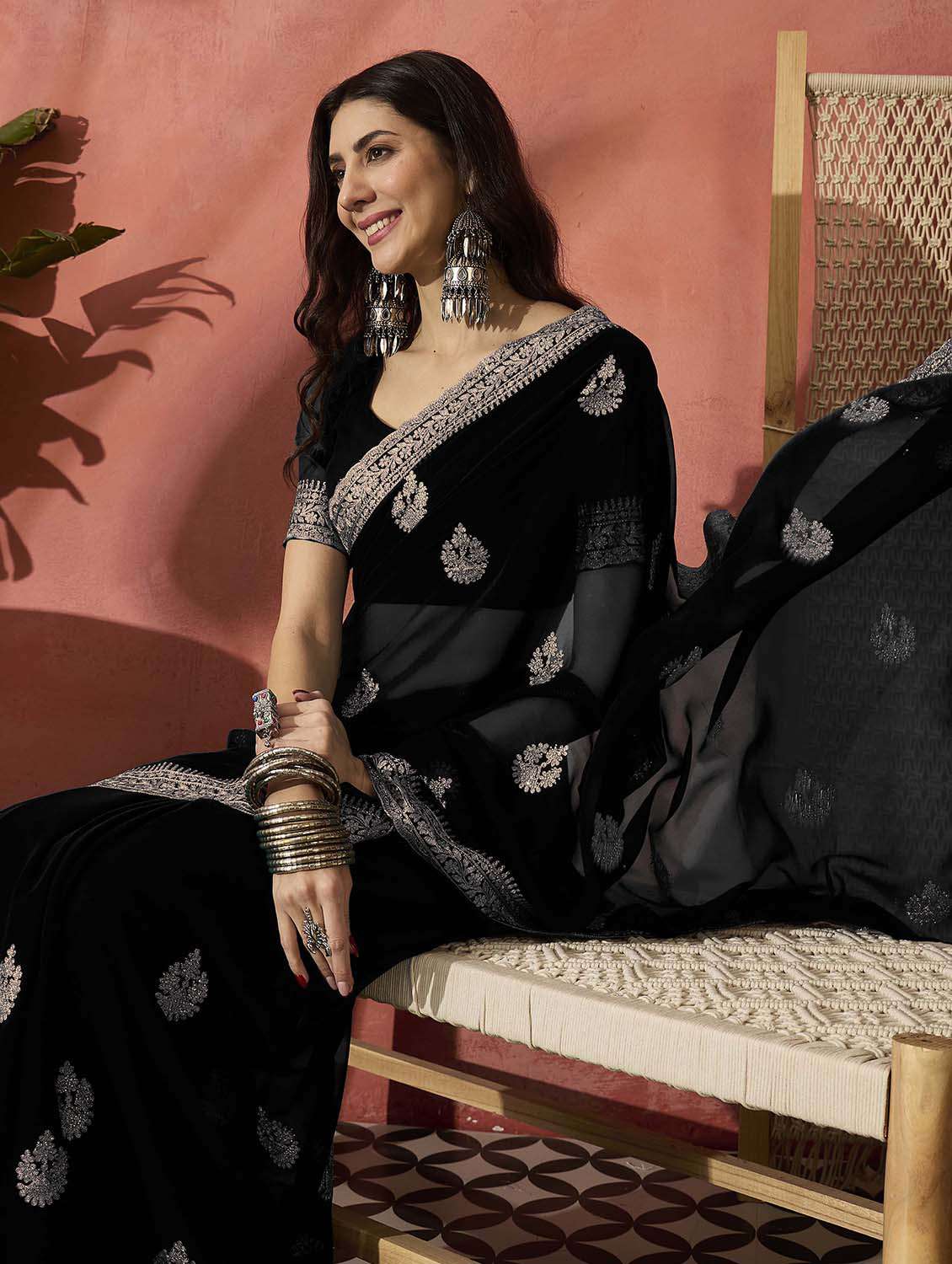 women solid with work embroidered saree with blouse - 22424703 -  Standard Image - 4