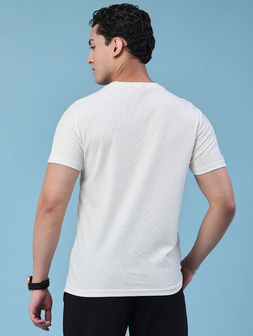 Men Solid Round Neck Slim Fit T-shirt - 22433315 -  Standard Image - 4