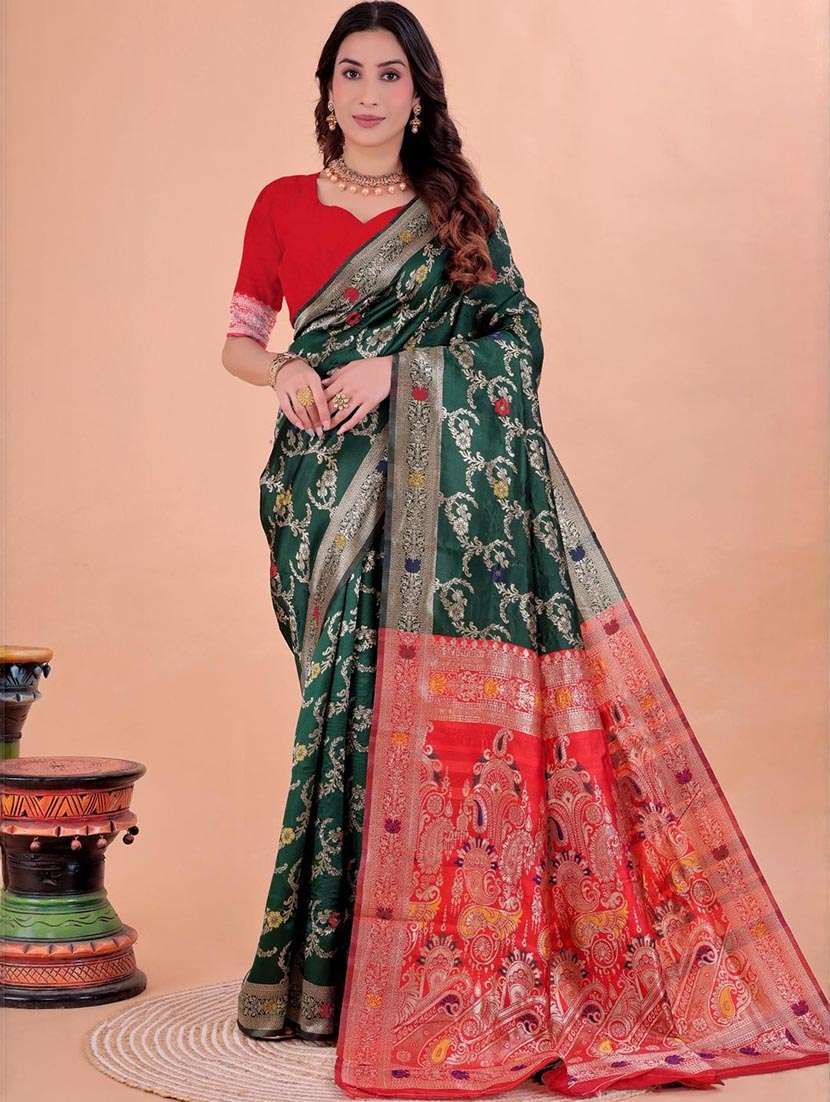 women self design banarasi saree with blouse