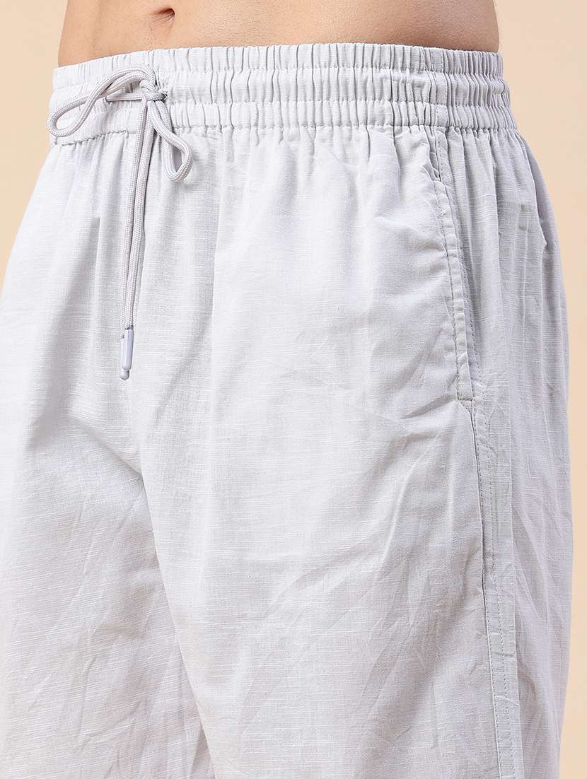 men solid mid rise regular fit shorts - 22439011 -  Standard Image - 1