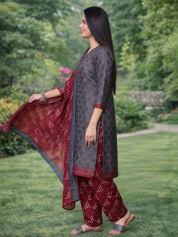 women printed three quarter sleeve kurta salwar with dupatta set - 22439072 -  Standard Image - 1