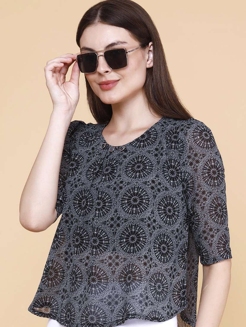 women printed round neck three quarter sleeves top