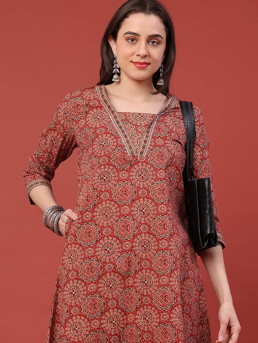 women printed three quarter sleeve kurta pant set - 22439510 -  Standard Image - 1
