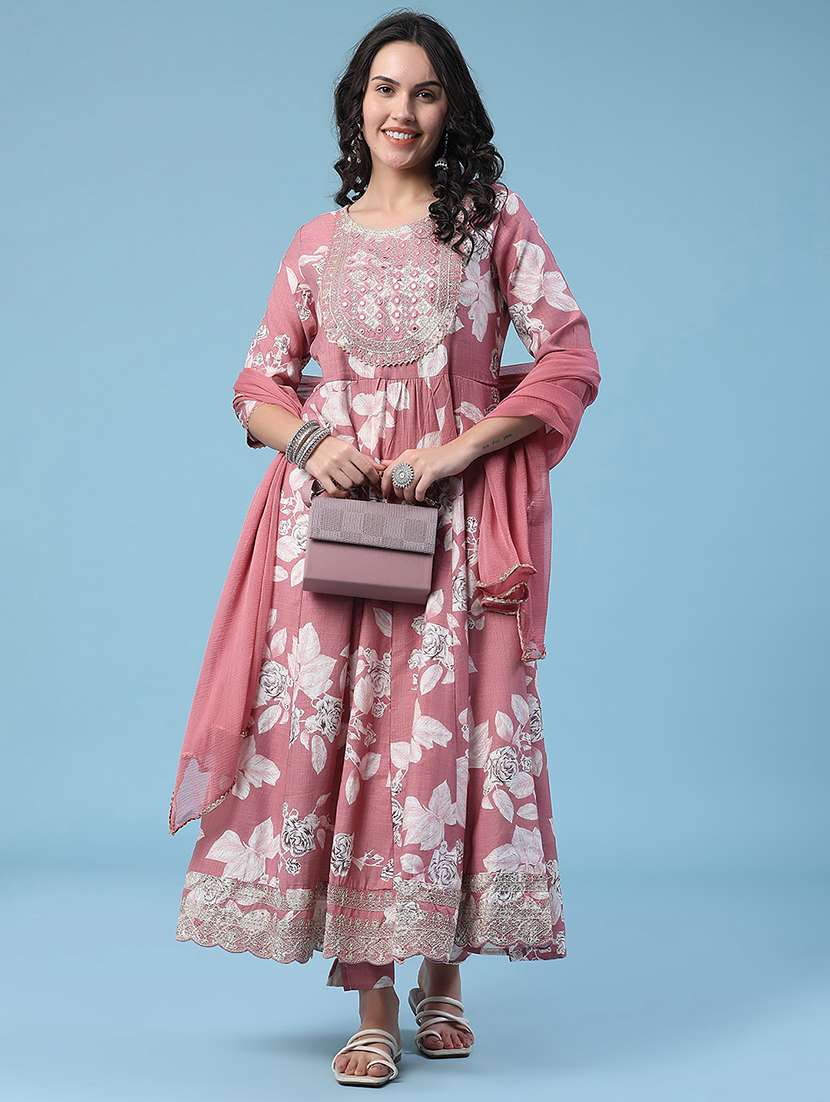 women printed three quarter sleeves kurta pant set with dupatta