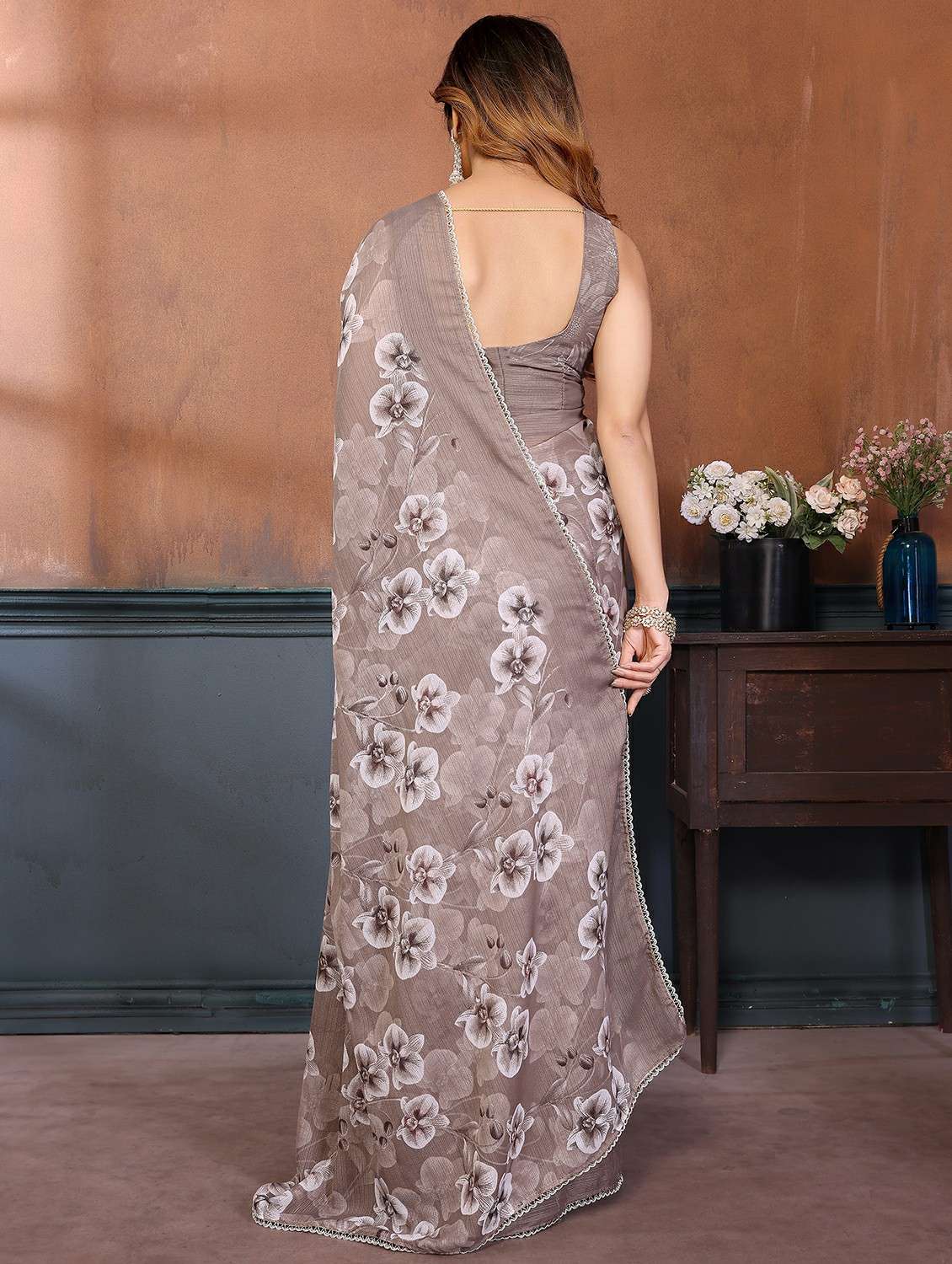 women floral printed saree with blouse - 22439664 -  Standard Image - 4