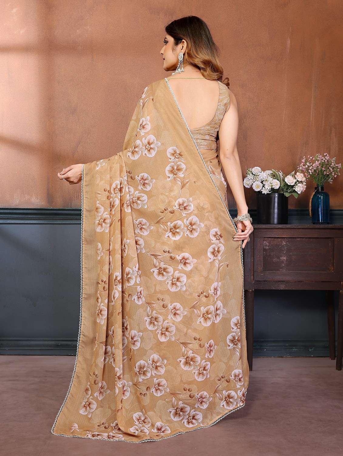 women floral printed saree with blouse - 22439669 -  Standard Image - 4