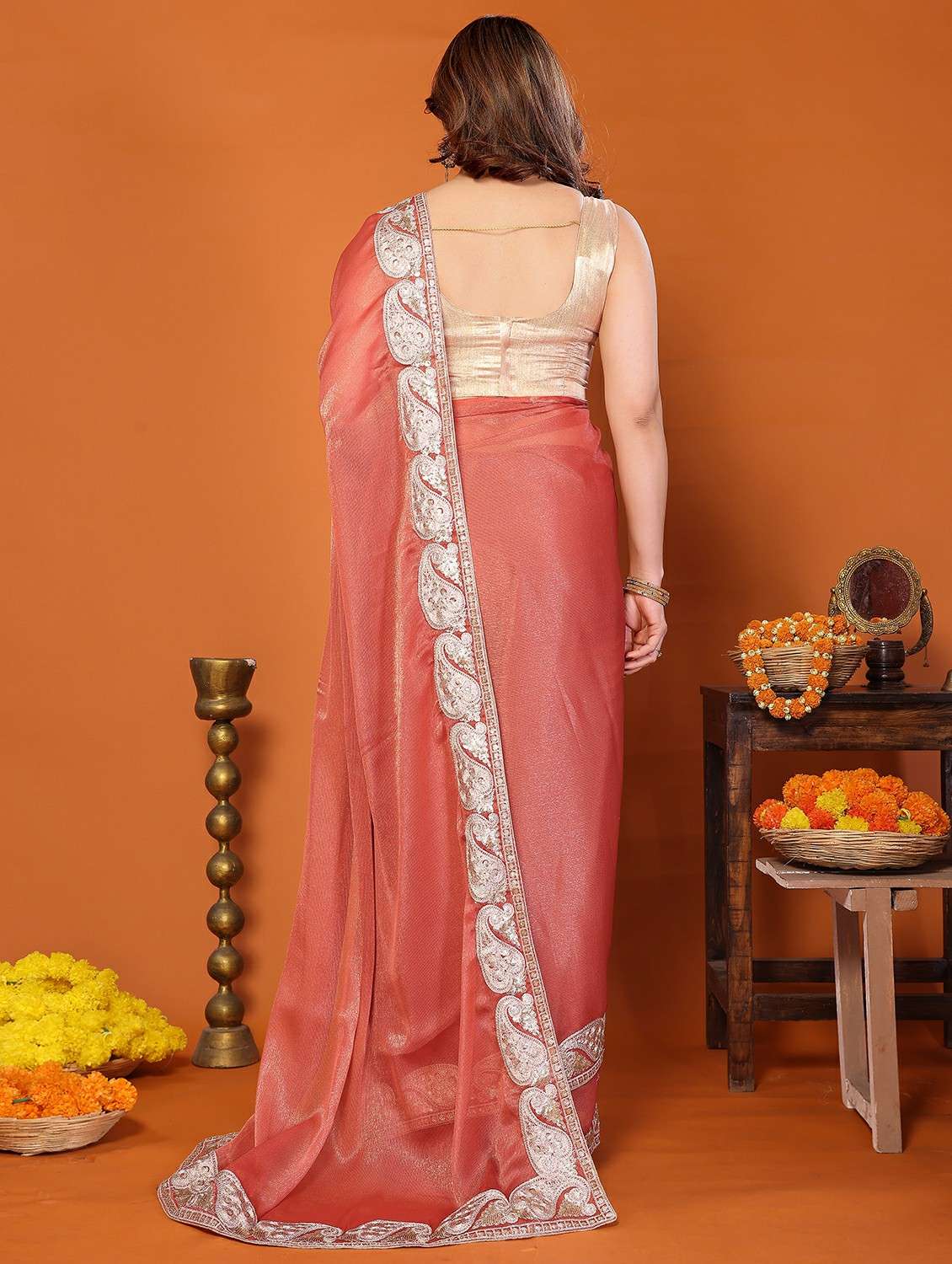 women solid with bordered saree with blouse - 22439671 -  Standard Image - 4