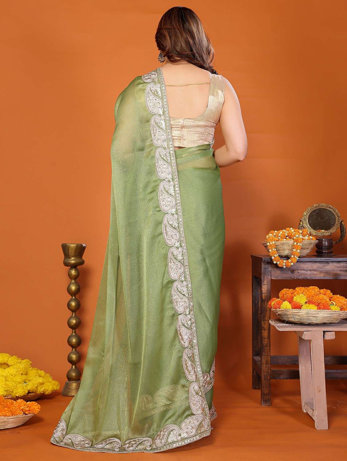 women solid with bordered saree with blouse - 22439673 -  Standard Image - 4