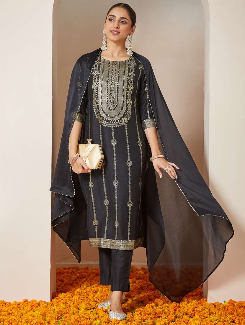 women black kurta dupatta set