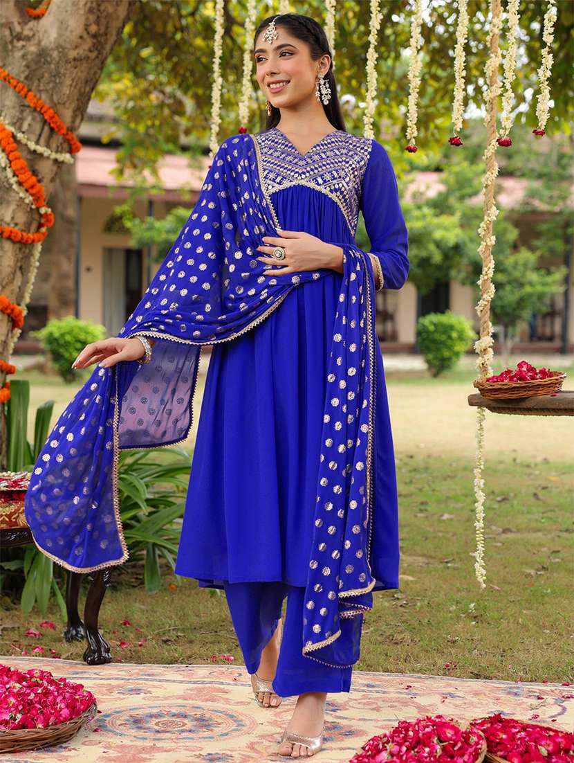 women blue kurta dupatta set